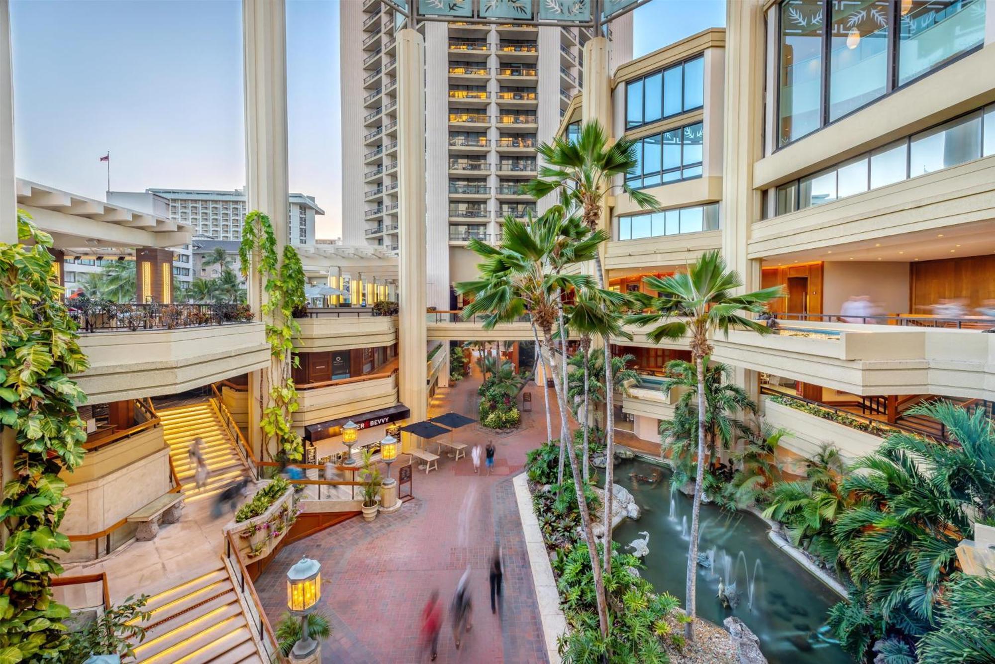 Hyatt Regency Waikiki Beach Resort & Spa Honolulu Exterior photo